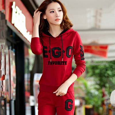 Γυναικείο αθλητικό σύνολο από δύο κομμάτια - διάφορα μοντέλα