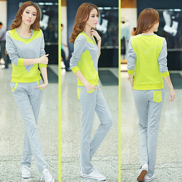 Γυναικείο αθλητικό σύνολο από δύο κομμάτια - διάφορα μοντέλα