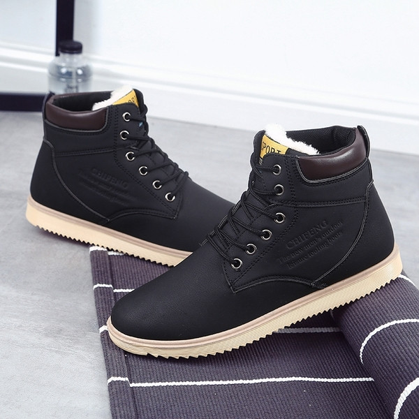 Cizme barbatesti in mai multe culori cu inscriptie in trei modele