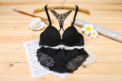 Σέξυ εσώρουχο σε τέσσερα χρώματα