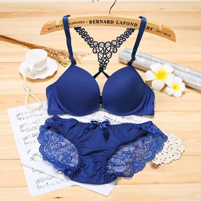 Σέξυ εσώρουχο σε τέσσερα χρώματα