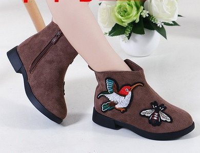 HIT Cizme moderne pentru copii din piele intoarsa cu broderie colorata in mai multe culori