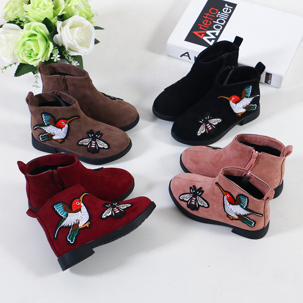 HIT Cizme moderne pentru copii din piele intoarsa cu broderie colorata in mai multe culori