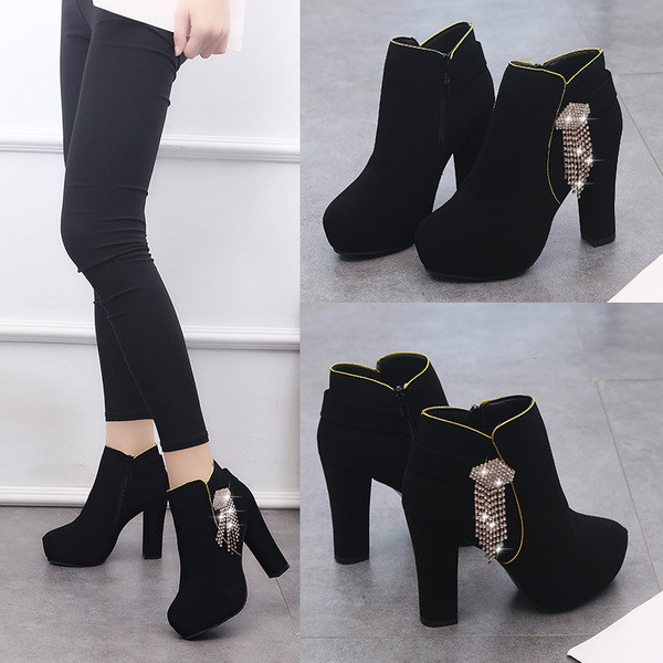 Cizme de dama cu toc inalt si decor cu pietre de culoare neagra