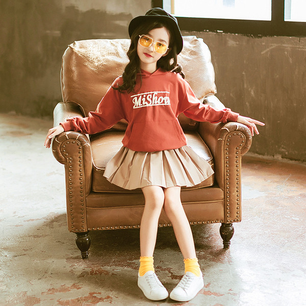 Αθλητικό-κομψό παιδικό σετ για κορίτσια σε δύο χρώματα