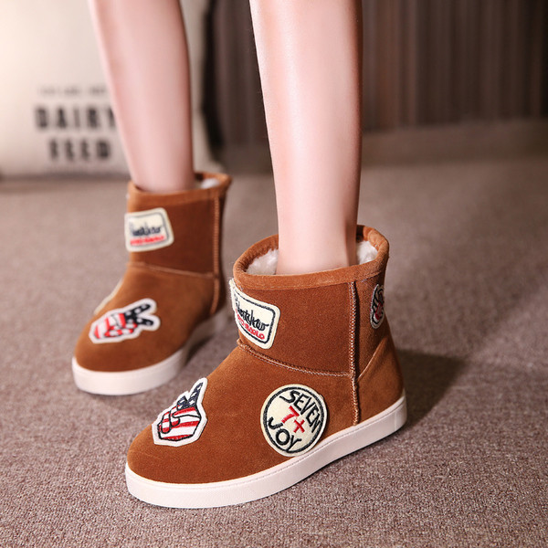 Cizme casual pentru copii din piele intoarsa cu embleme colorate in mai multe culori