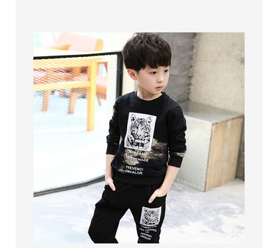 Παιδικό μοντέρνο σετ για αγόρια με εκτύπωση