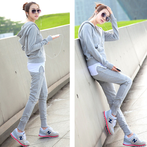 Αθλητικό σετ σε τρία μέρη σε μαύρο και γκρι χρώμα