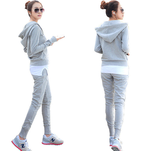 Αθλητικό σετ σε τρία μέρη σε μαύρο και γκρι χρώμα