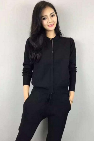 Σύγχρονό γυναικέιο σετ από δύο μέρη σε μαύρο χρώμα