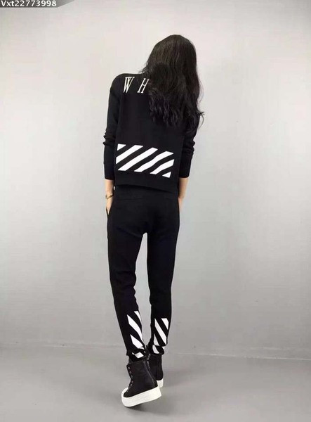 Σύγχρονό γυναικέιο σετ  από δύο μέρη σε μαύρο χρώμα