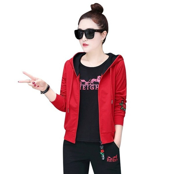 Модерен спортен дамски комплект от три части в няколко цвята