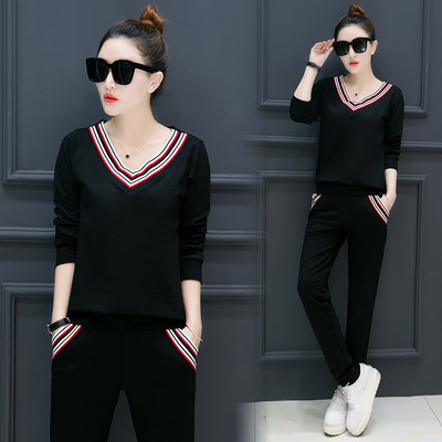 Γυναικείο αθλητικό σετ με ντεκολτέ σε σχήμα V σε τρία χρώματα