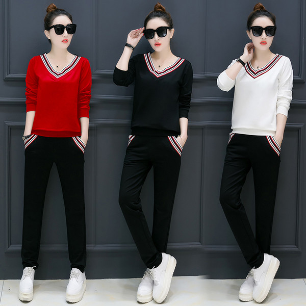 Γυναικείο αθλητικό σετ με  ντεκολτέ σε σχήμα V σε τρία χρώματα