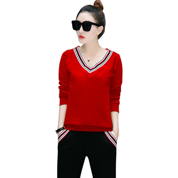 Γυναικείο αθλητικό σετ με  ντεκολτέ σε σχήμα V σε τρία χρώματα