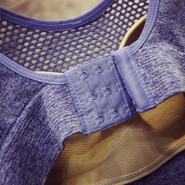 Γυναικεία εσώρουχα σε πέντε χρώματα