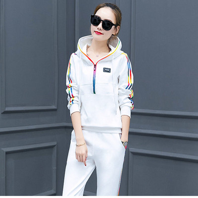 Γυναικεία αθλητικά σύνολα δύο μερών με χρωματιστές λωρίδες σε τρία χρώματα