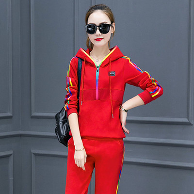 Γυναικεία αθλητικά σύνολα δύο μερών με χρωματιστές λωρίδες σε τρία χρώματα