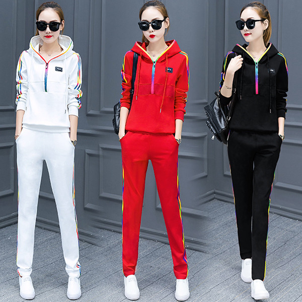 Γυναικεία αθλητικά σύνολα δύο μερών με χρωματιστές λωρίδες σε τρία χρώματα