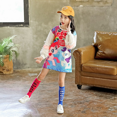 Μοντέρνο παιδικό φόρεμα με μακριά μανίκια σε δύο μοντέλα