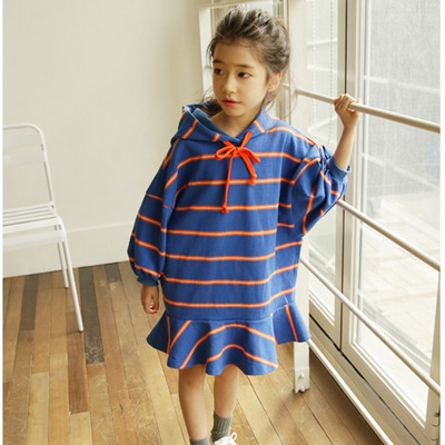 Αθλητικό παιδικό φόρεμα με κουκούλα σε ροζ και μπλε χρώμα