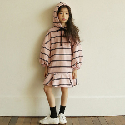 Αθλητικό παιδικό φόρεμα με κουκούλα σε ροζ και μπλε χρώμα