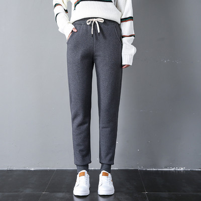 Γυναικείες αθλητικές φόρμες με επένδυση σε διάφορα χρώματα