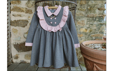 Παιδικό φθινοπωρινό φόρεμα για κορίτσια με κολάρο και μεταλλική αλυσίδα σε δύο χρώματα