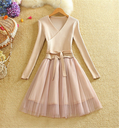 Rochie moderna de dama cu decolteu in V si tul in mai multe culori