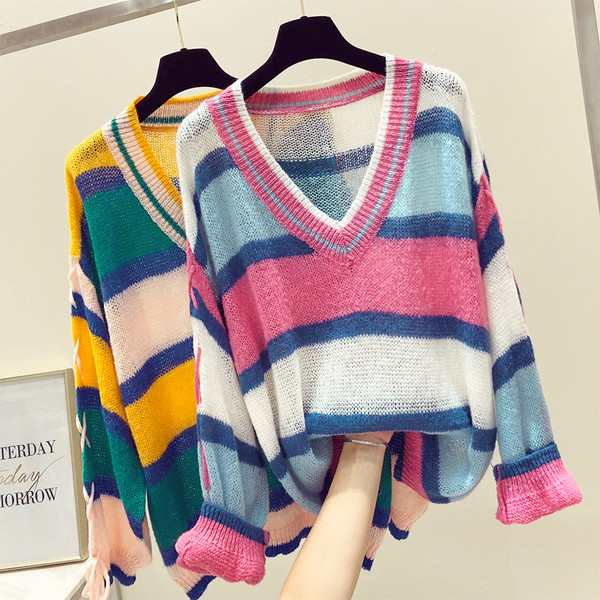 Pulover de damă modern în dungi cu legături pe mâneci - două culori