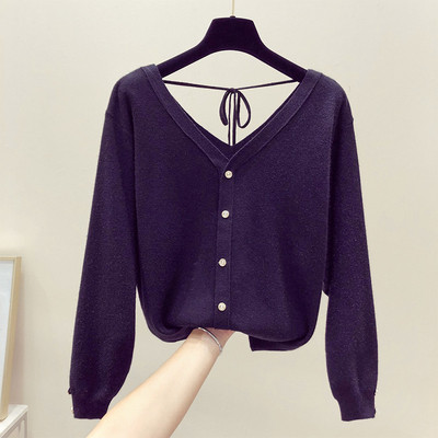 Λεπτό γυναικείο πουλόβερ με κουμπιά και ντεκολτέ σε σχήμα V σε διαφορετικά χρώματα