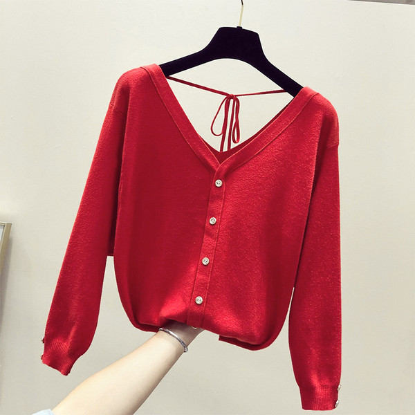 Λεπτό γυναικείο πουλόβερ με κουμπιά και ντεκολτέ σε σχήμα V σε διαφορετικά χρώματα