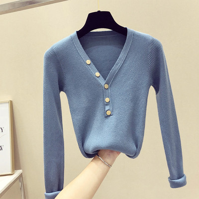 Λεπτό γυναικείο πουλόβερ με ντεκολτέ σε σχήμα V και κουμπιά διακόσμησης - διαφορετικά χρώματα