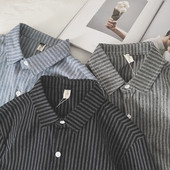 Cămașă bărbătească în carouri în trei culori potrivită pentru utilizarea de zi cu zi