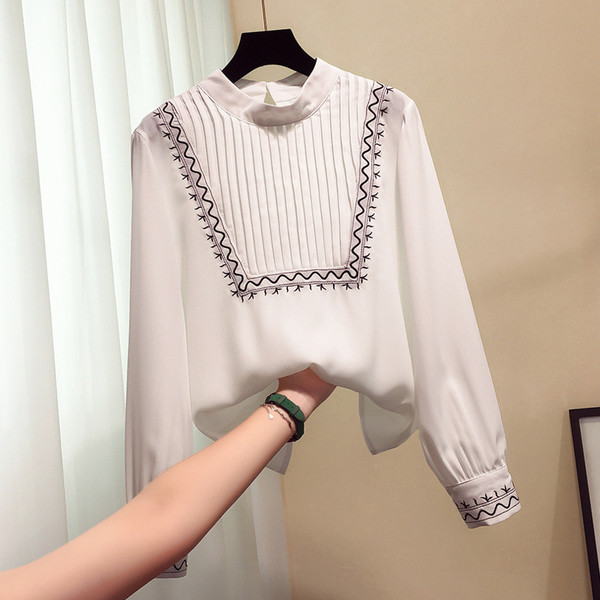 Cămașă albă elegantă de damă cu broderie