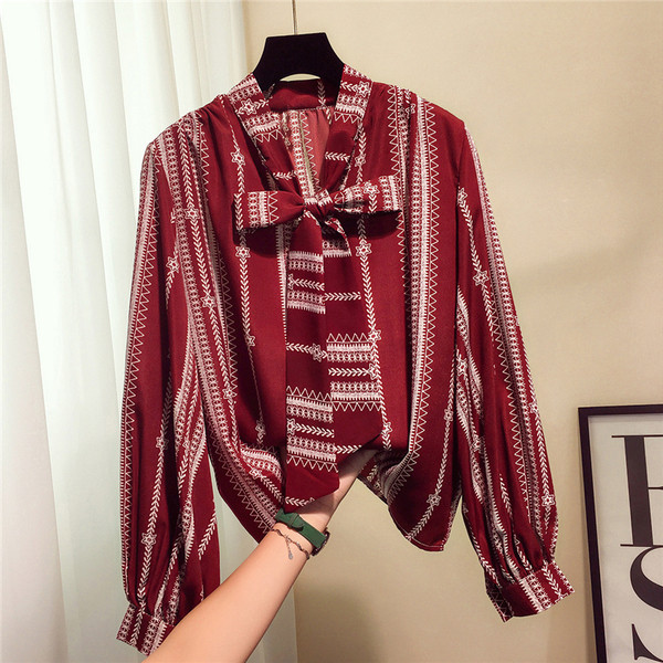 Cămașă unică de damă cu broderie și panglică - trei culori