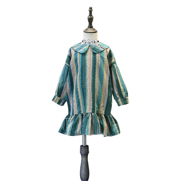 Rochie pentru copii în dungi cu mâneci lungi și guler