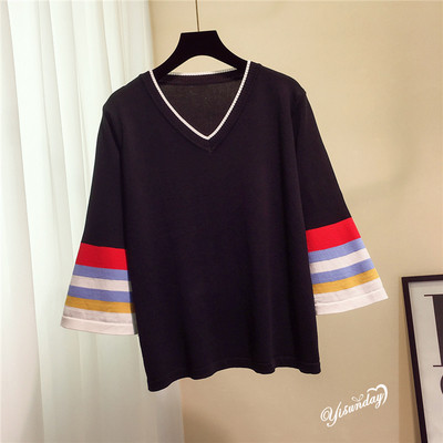 Bluză de damă modernă cu decolteu în V și mâneci largi în alb și negru