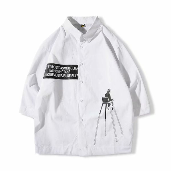 Мъжка широка риза в бял и черен цвят с апликация