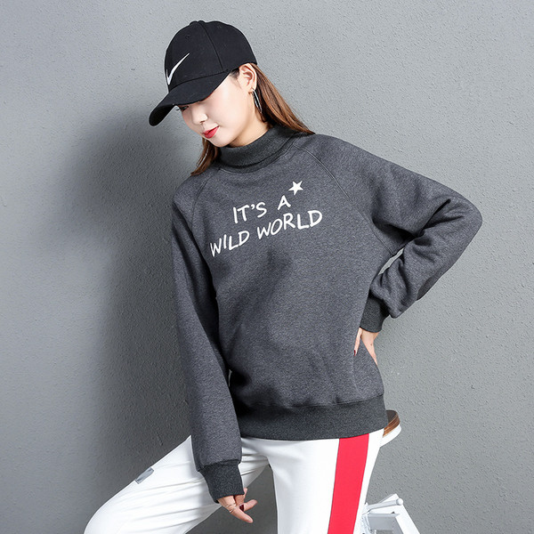 Bluză groasă de damă cu decolteu înalt O