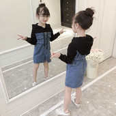 Rochie sport-casual pentru copii pentru o fata cu gluga si curea