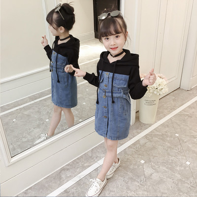 Rochie sport-casual pentru copii pentru o fata cu gluga si curea