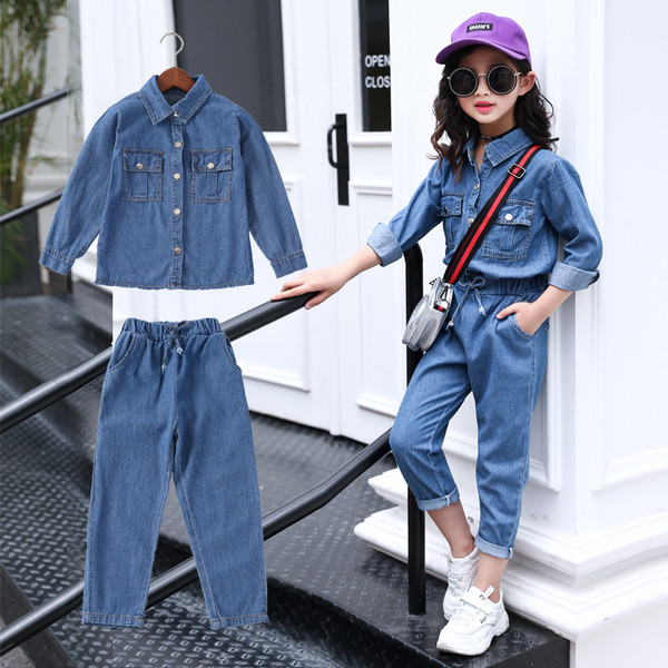 Set modern pentru copii pentru o fată în două părți - cămașă din denim și blugi cu talie elastică
