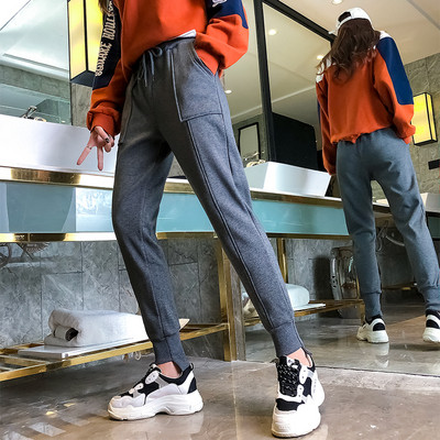 Καθημερινή γυναικεία αθλητική φόρμα με επένδυση σε σκούρα χρώματα