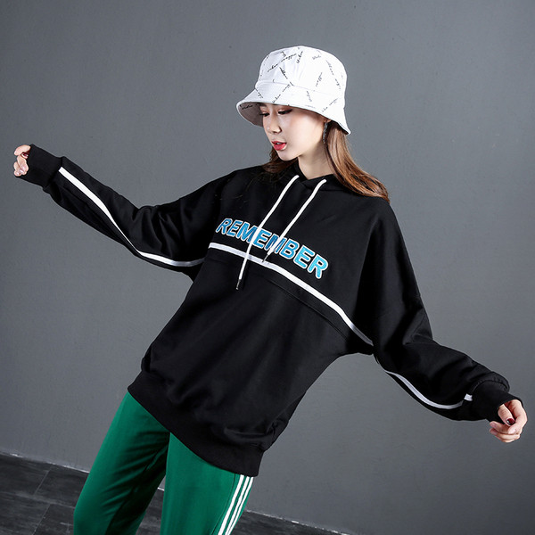 Női széles pulóver több színben felirattal