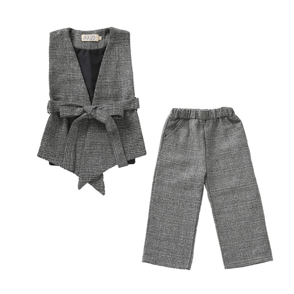 Set elegant pentru copii pentru o fată în două părți - vestă și pantaloni