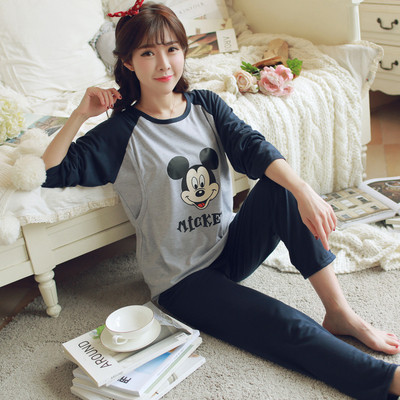 Pijamale de dama cu diferite aplicatii