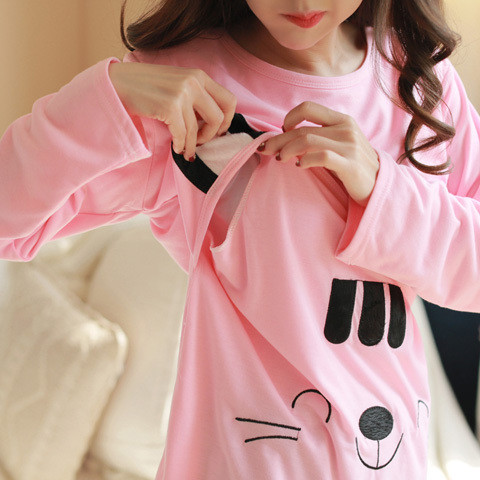 Pijamale de dama cu diferite aplicatii