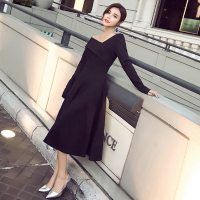 Rochie elegantă de damă cu mâneci lungi de culoare neagră