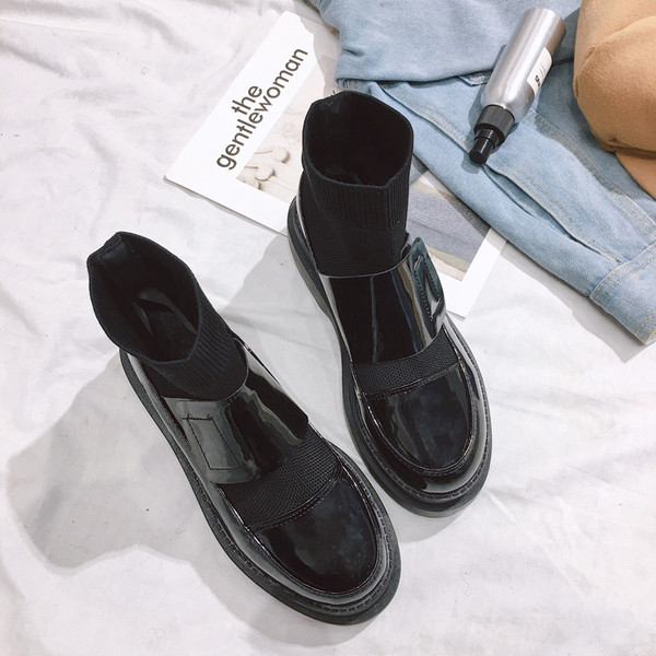 Cizme moderne de dama din piele lacuita de culoare neagra